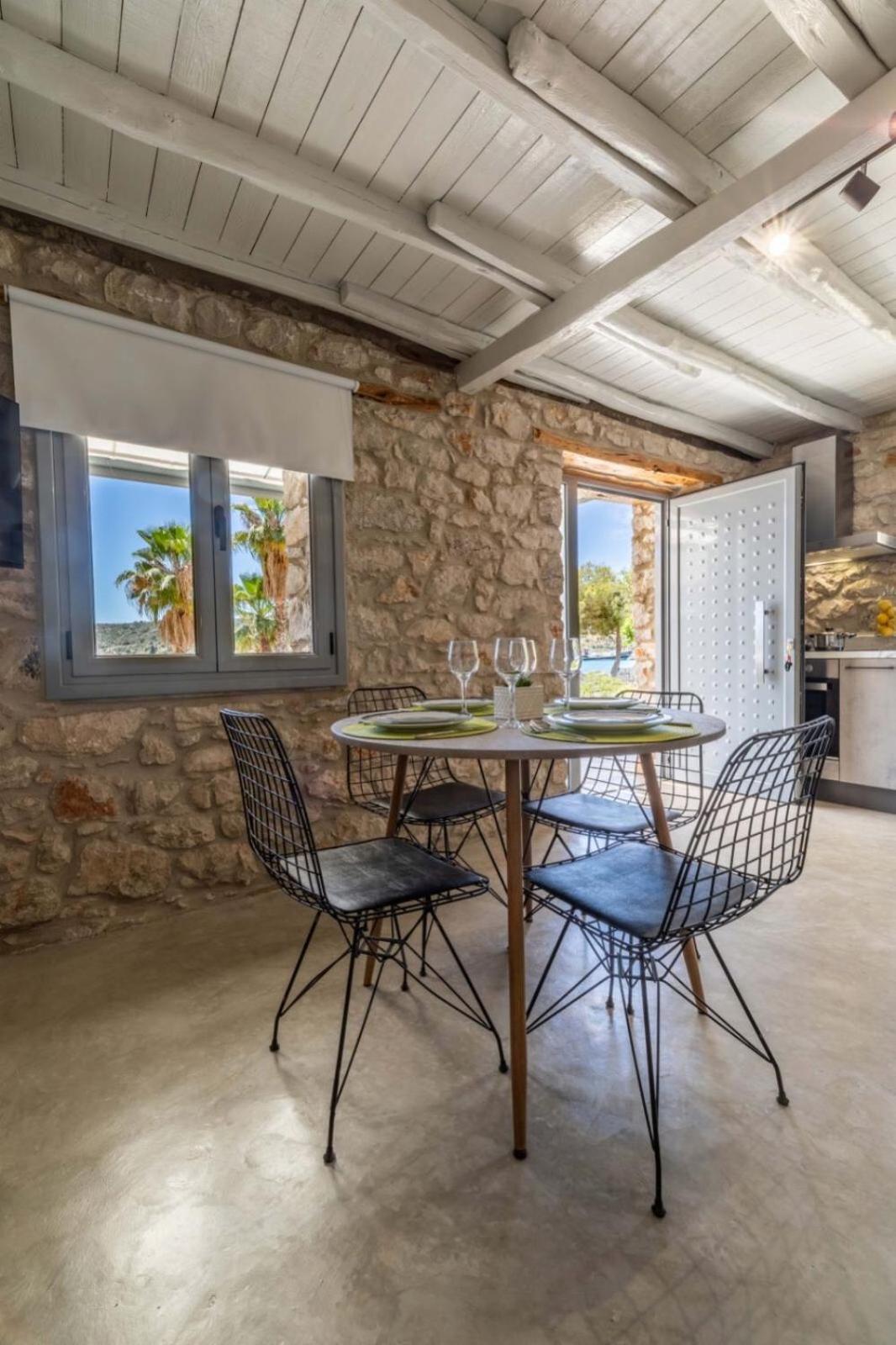 Tatil Evi Stone House Vivári