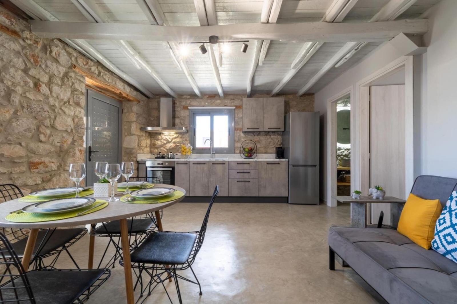Stone House * Vivari