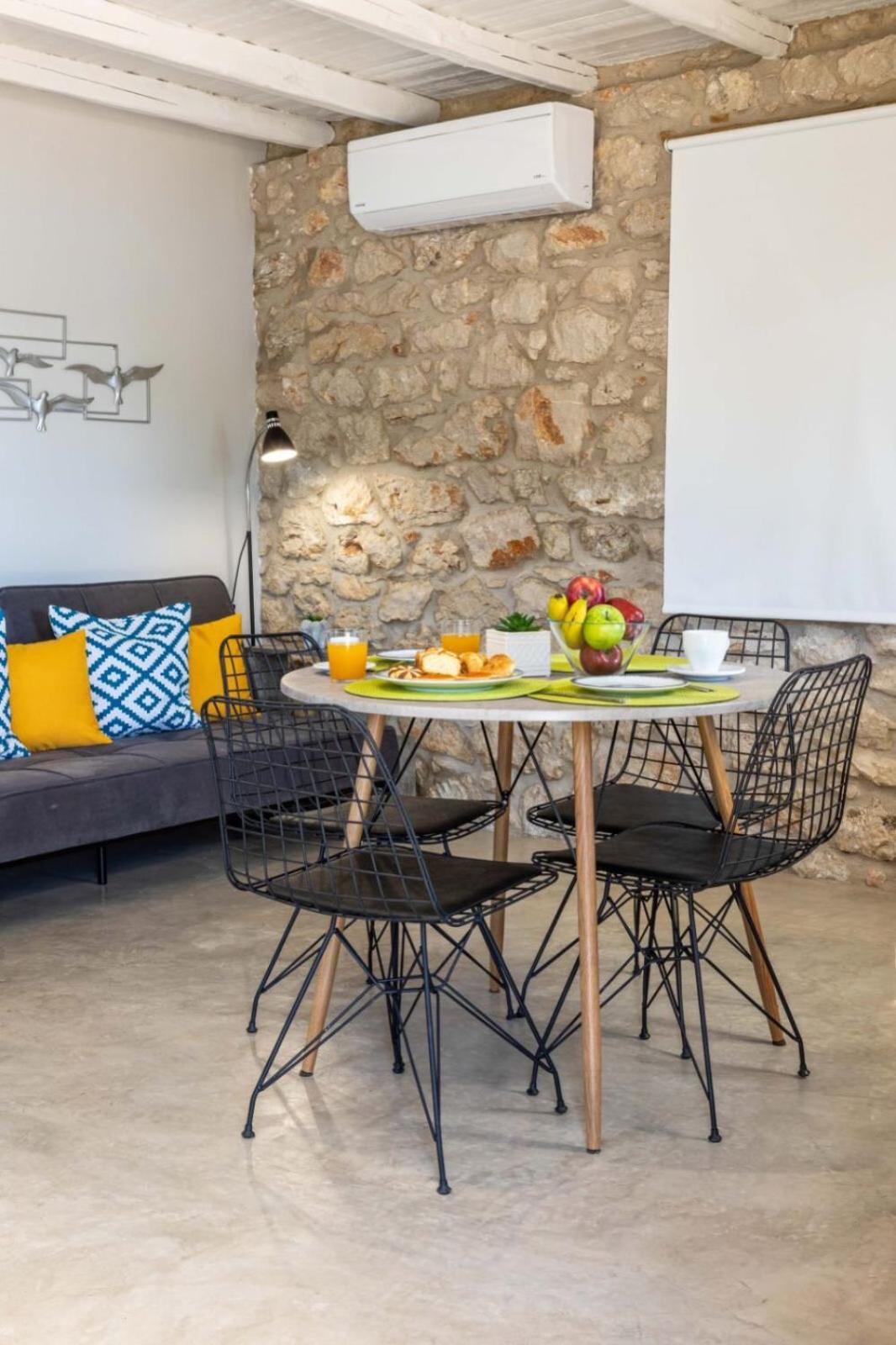 Stone House Holiday home Vivari