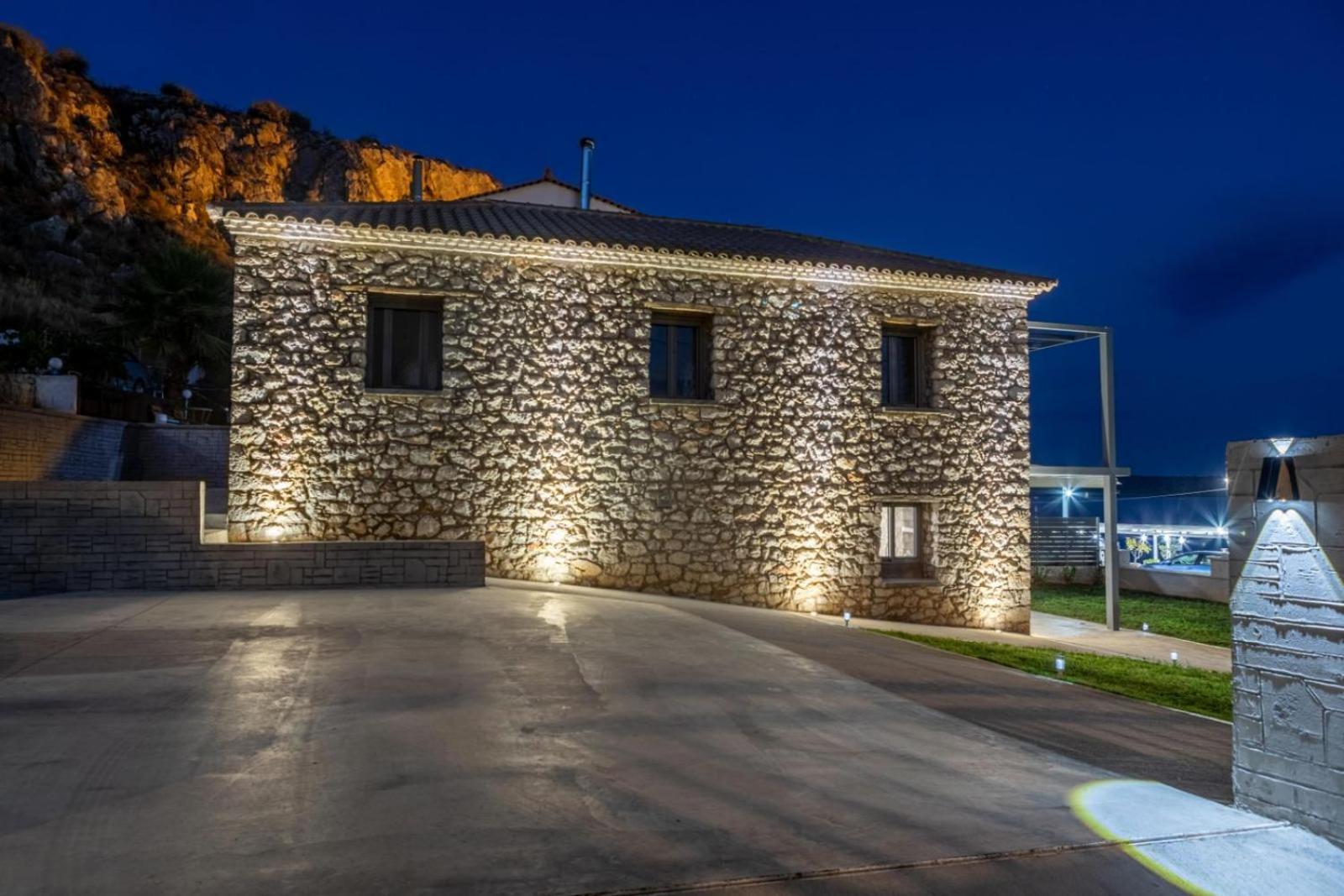 Holiday home Stone House