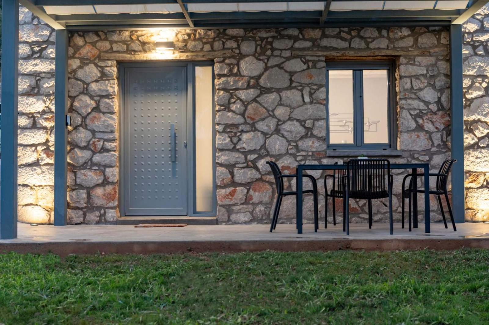 Holiday home Stone House *
